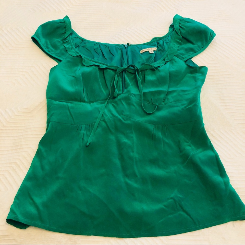 ⬇️Nanette lepore SZ8 Gorgeous green blouse top!